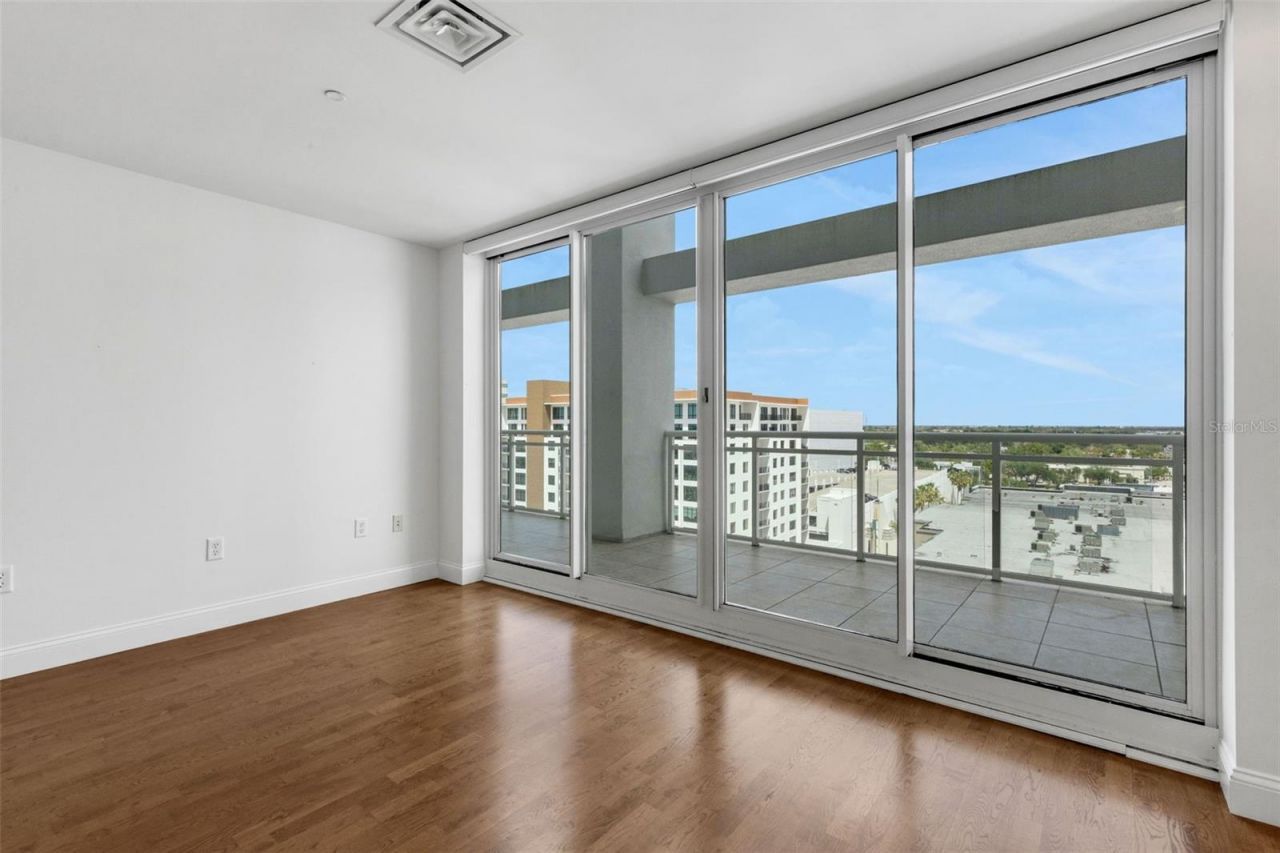 1990 Main Street , Unit 4, Sarasota, FL 34236 Photo