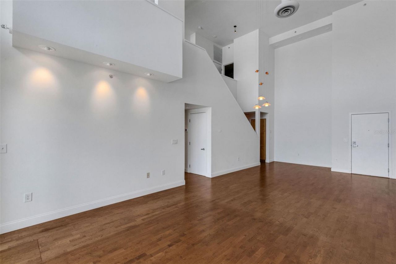 1990 Main Street , Unit 4, Sarasota, FL 34236 Photo