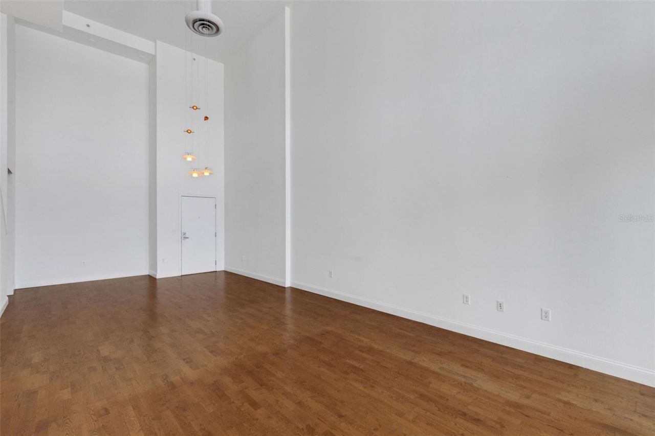 1990 Main Street , Unit 4, Sarasota, FL 34236 Photo