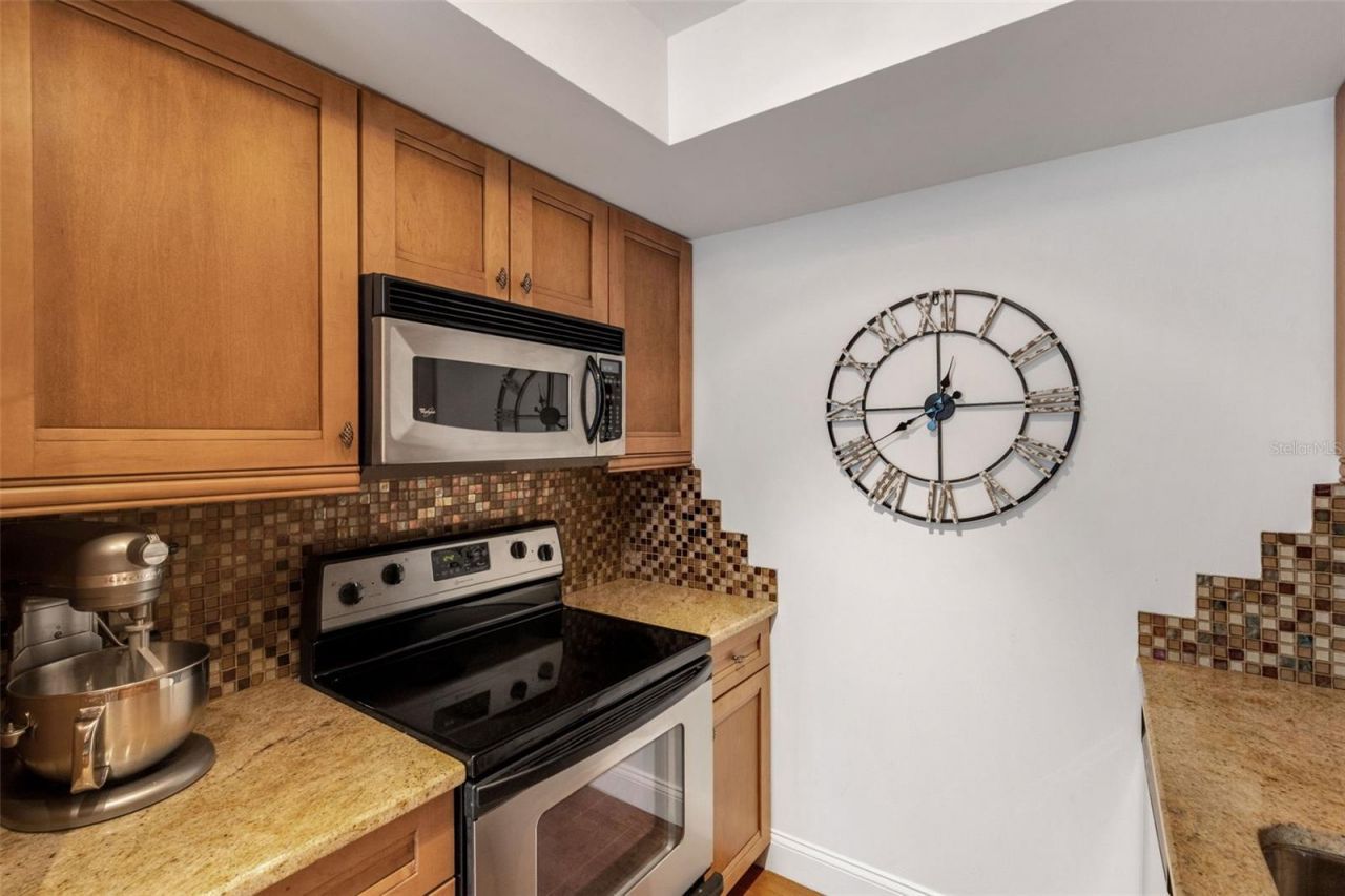 1990 Main Street , Unit 4, Sarasota, FL 34236 Photo