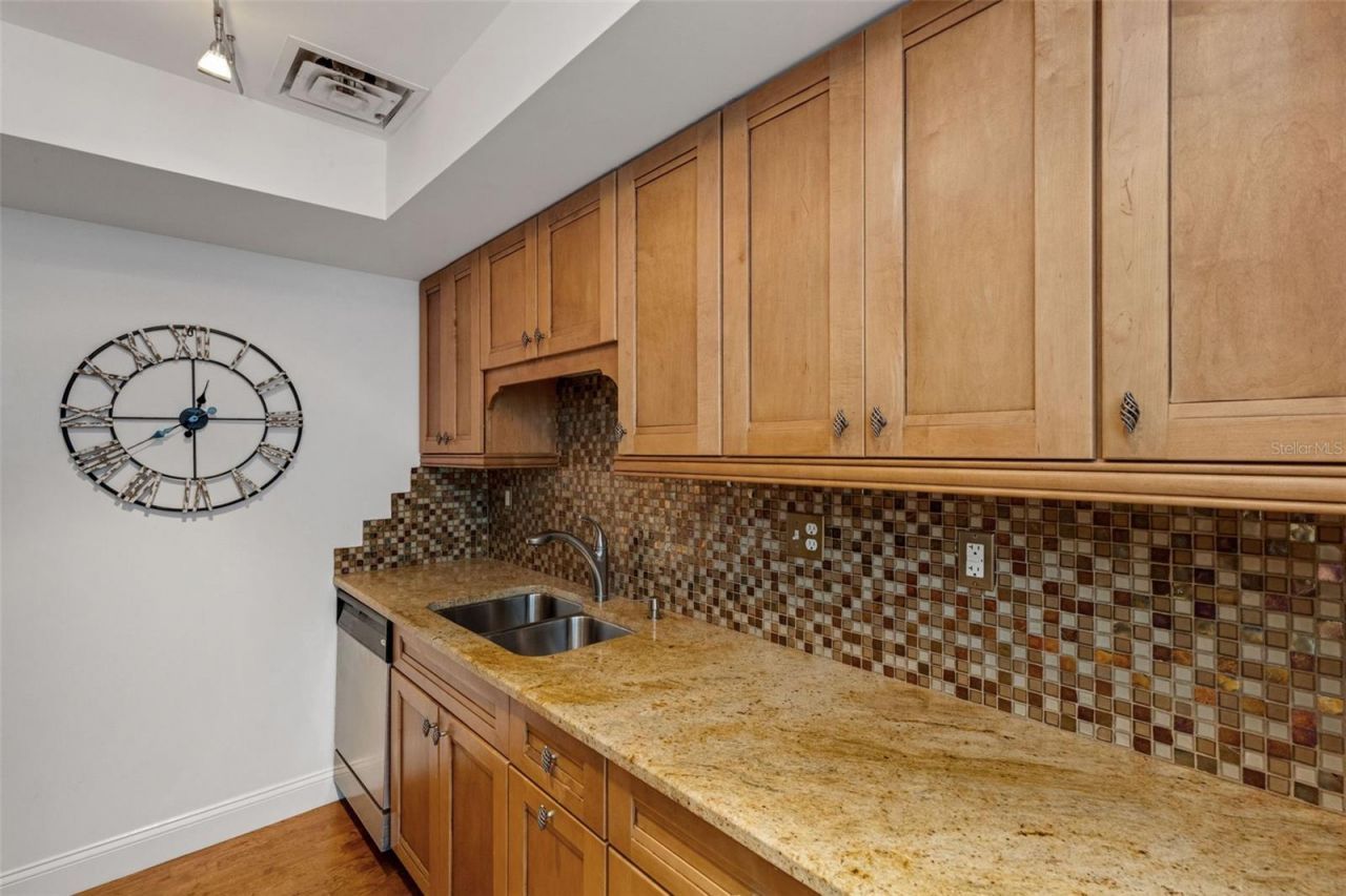 1990 Main Street , Unit 4, Sarasota, FL 34236 Photo