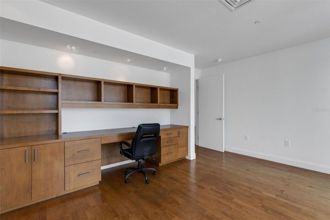 1990 Main Street , Unit 4, Sarasota, FL 34236 Photo