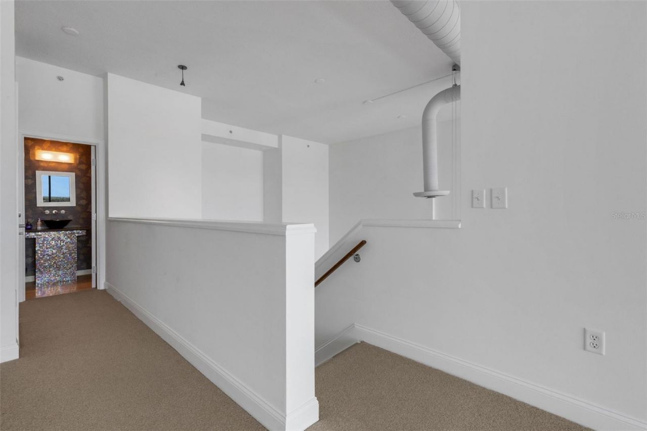 1990 Main Street , Unit 4, Sarasota, FL 34236 Photo