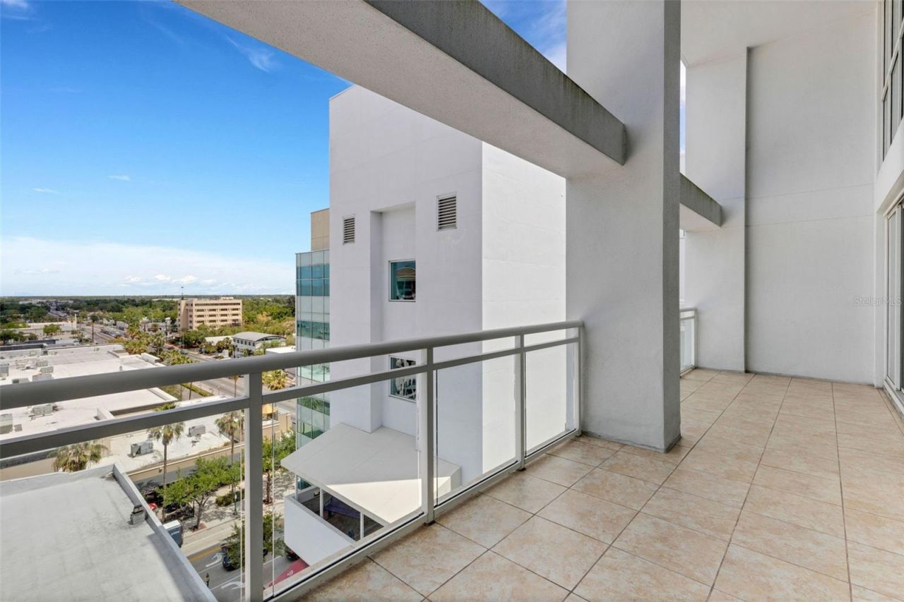 1990 Main Street , Unit 4, Sarasota, FL 34236 Photo