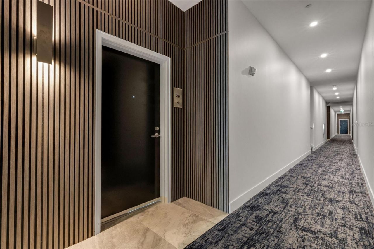 1990 Main Street , Unit 4, Sarasota, FL 34236 Photo