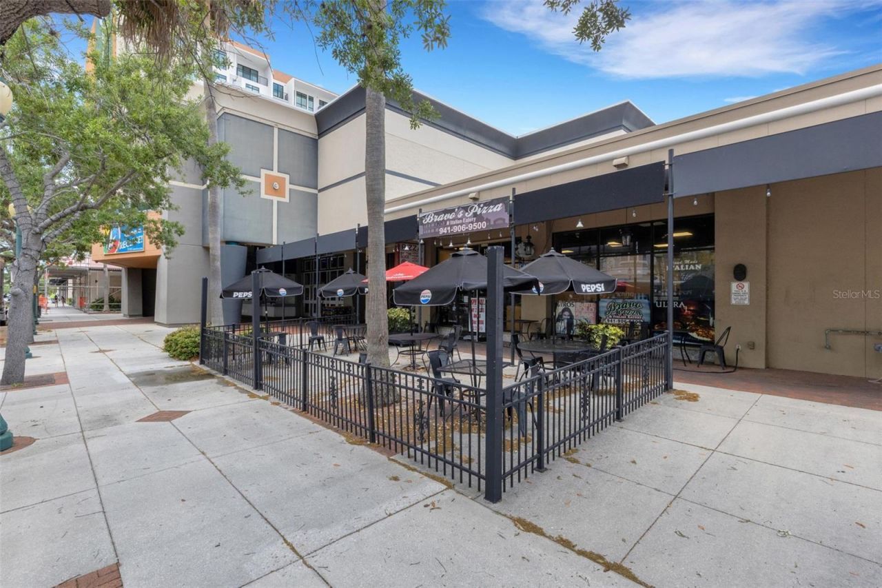 1990 Main Street , Unit 4, Sarasota, FL 34236 Photo