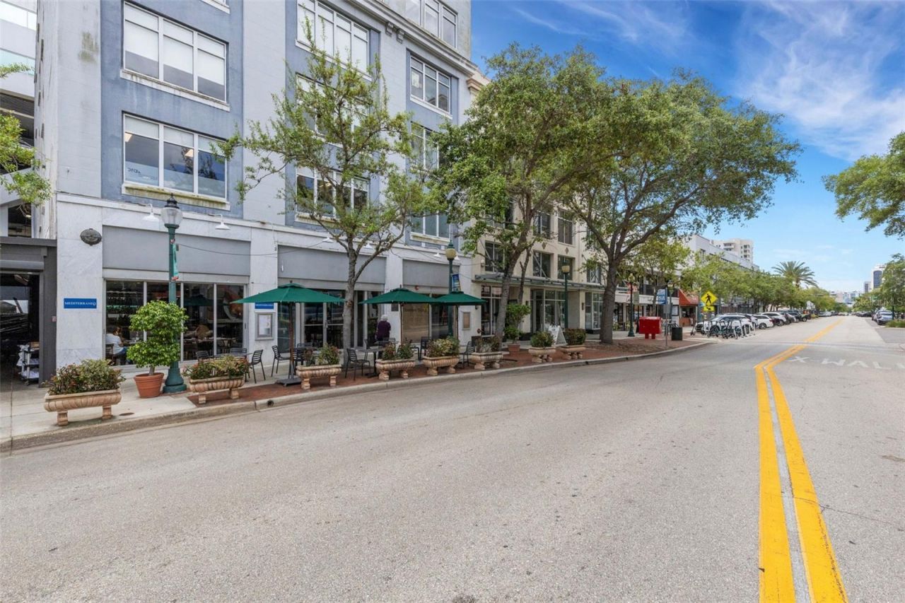 1990 Main Street , Unit 4, Sarasota, FL 34236 Photo