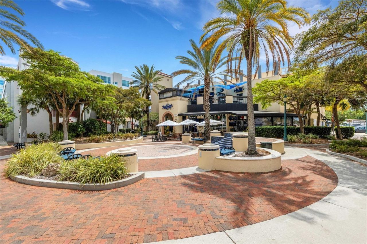 1990 Main Street , Unit 4, Sarasota, FL 34236 Photo