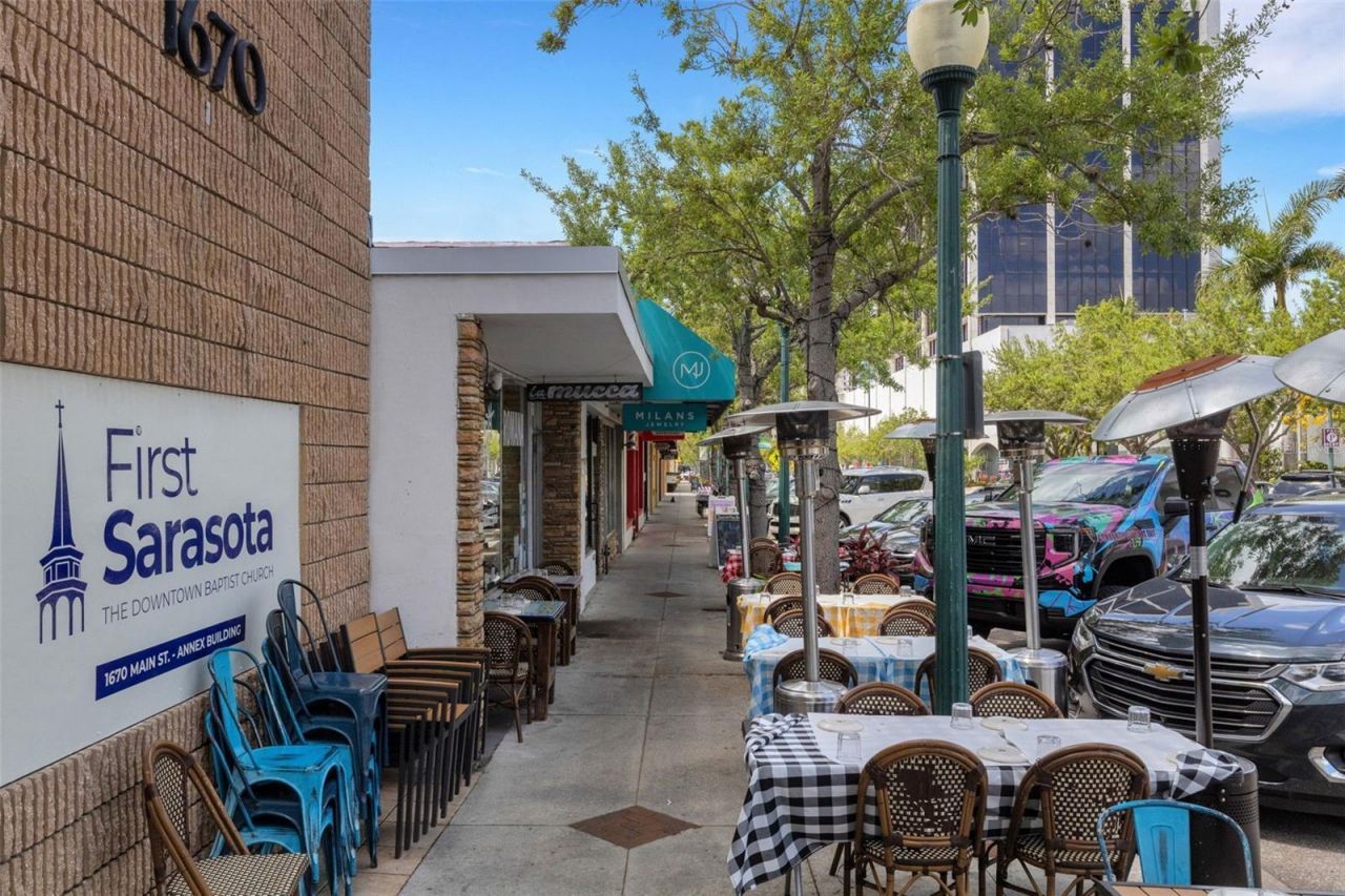 1990 Main Street , Unit 4, Sarasota, FL 34236 Photo