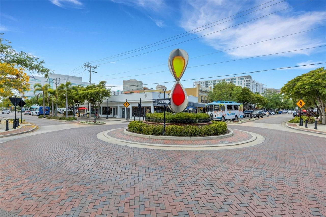1990 Main Street , Unit 4, Sarasota, FL 34236 Photo