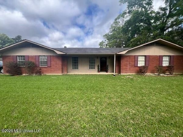 100 Brookfield Drive, Natchez, MS 39120