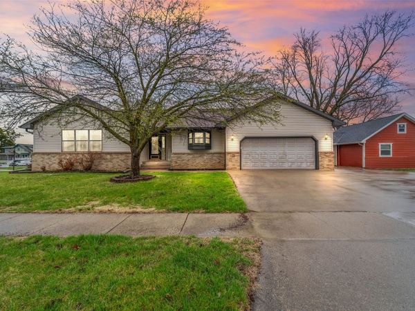 121 K Avenue , Nevada, IA 50201