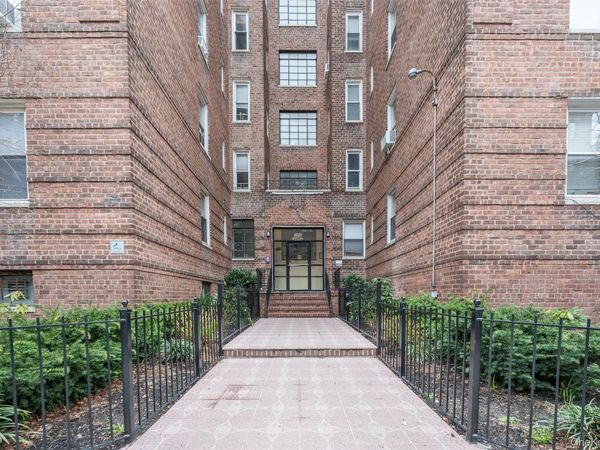 2090 Barnes Avenue, Unit 2H, Bronx, NY 10462