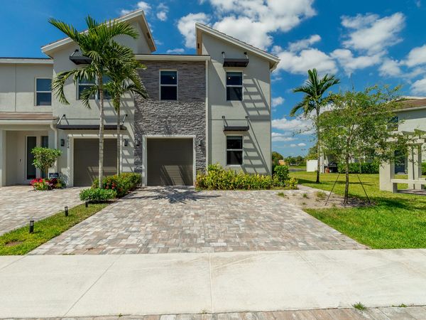 8618 Via Mar, Lake Worth, FL 33467