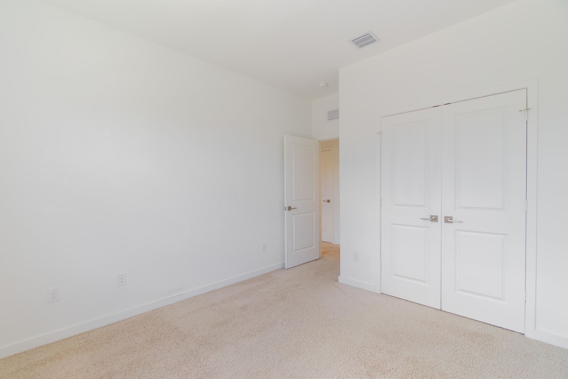 8618 Via Mar, Lake Worth, FL 33467 Photo