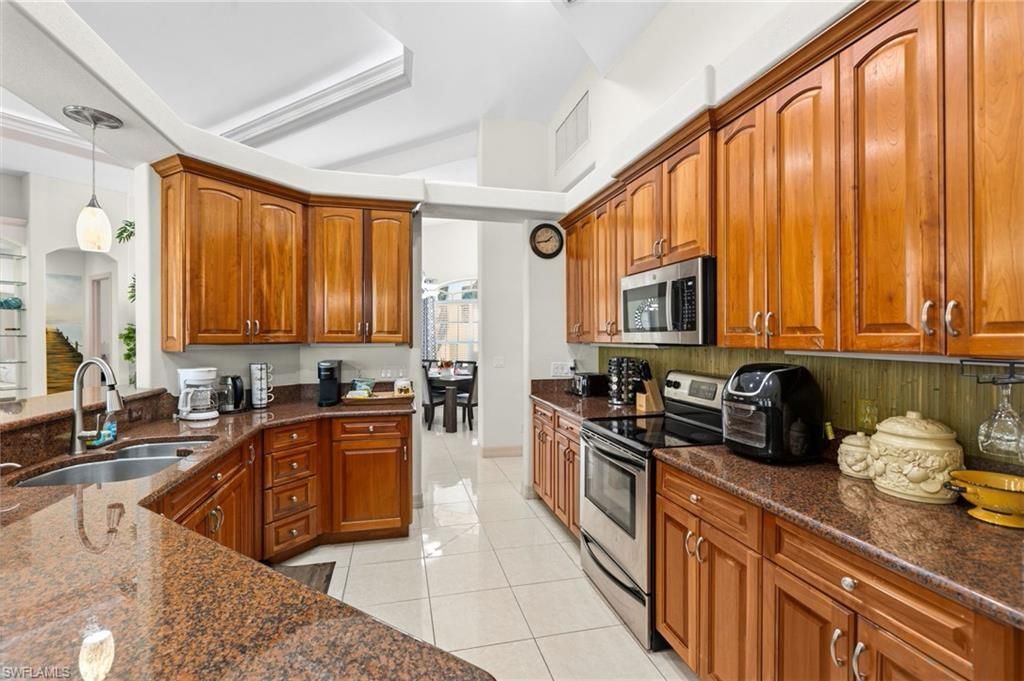 2501 SE 19th Pl, Cape Coral, FL 33904 Photo