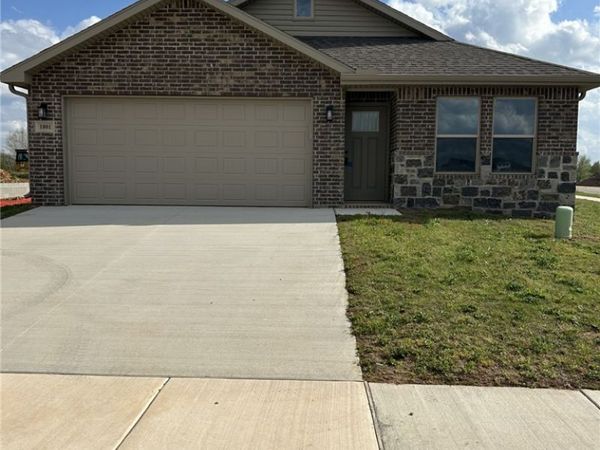 1801 Farmer Street , Pea Ridge, AR 72751