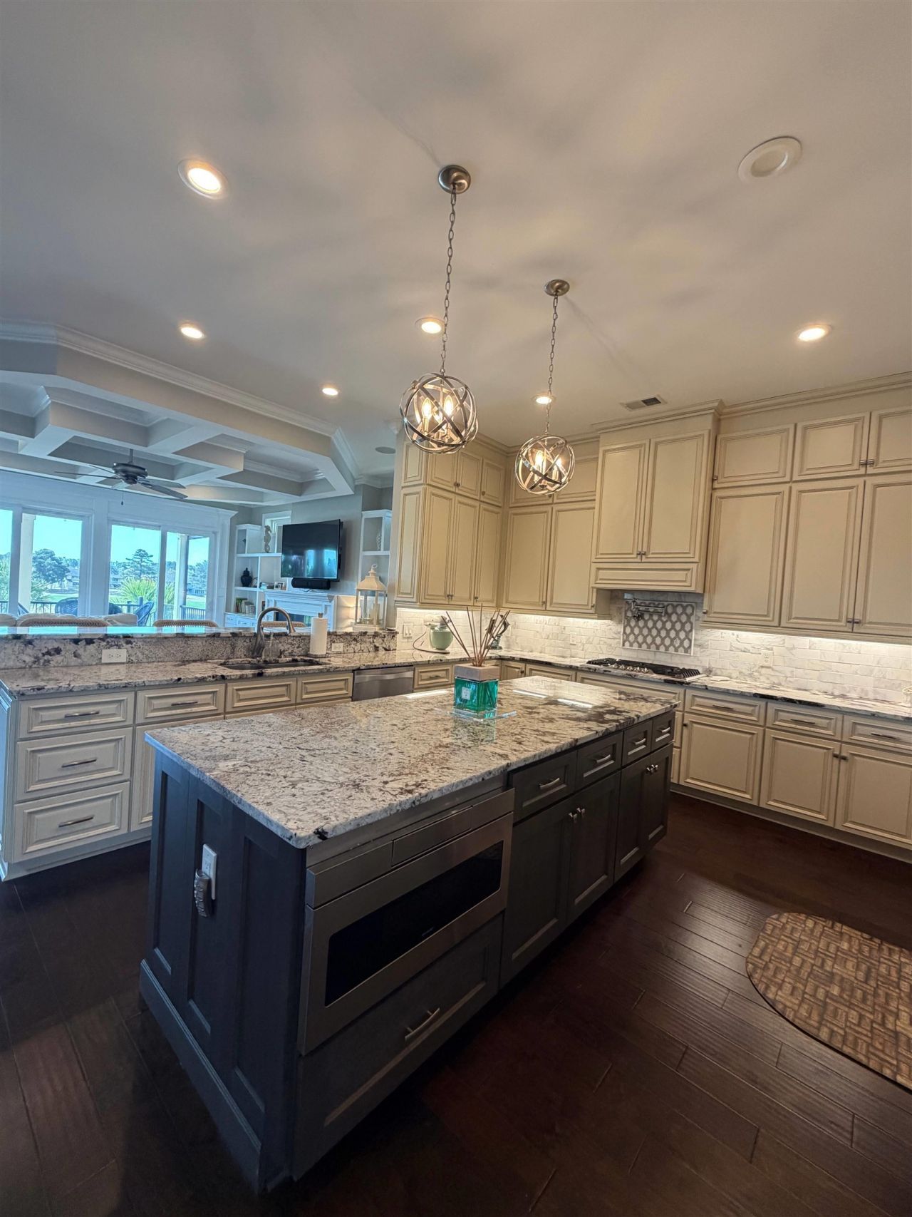 332 West Palms Dr.  Photo 19