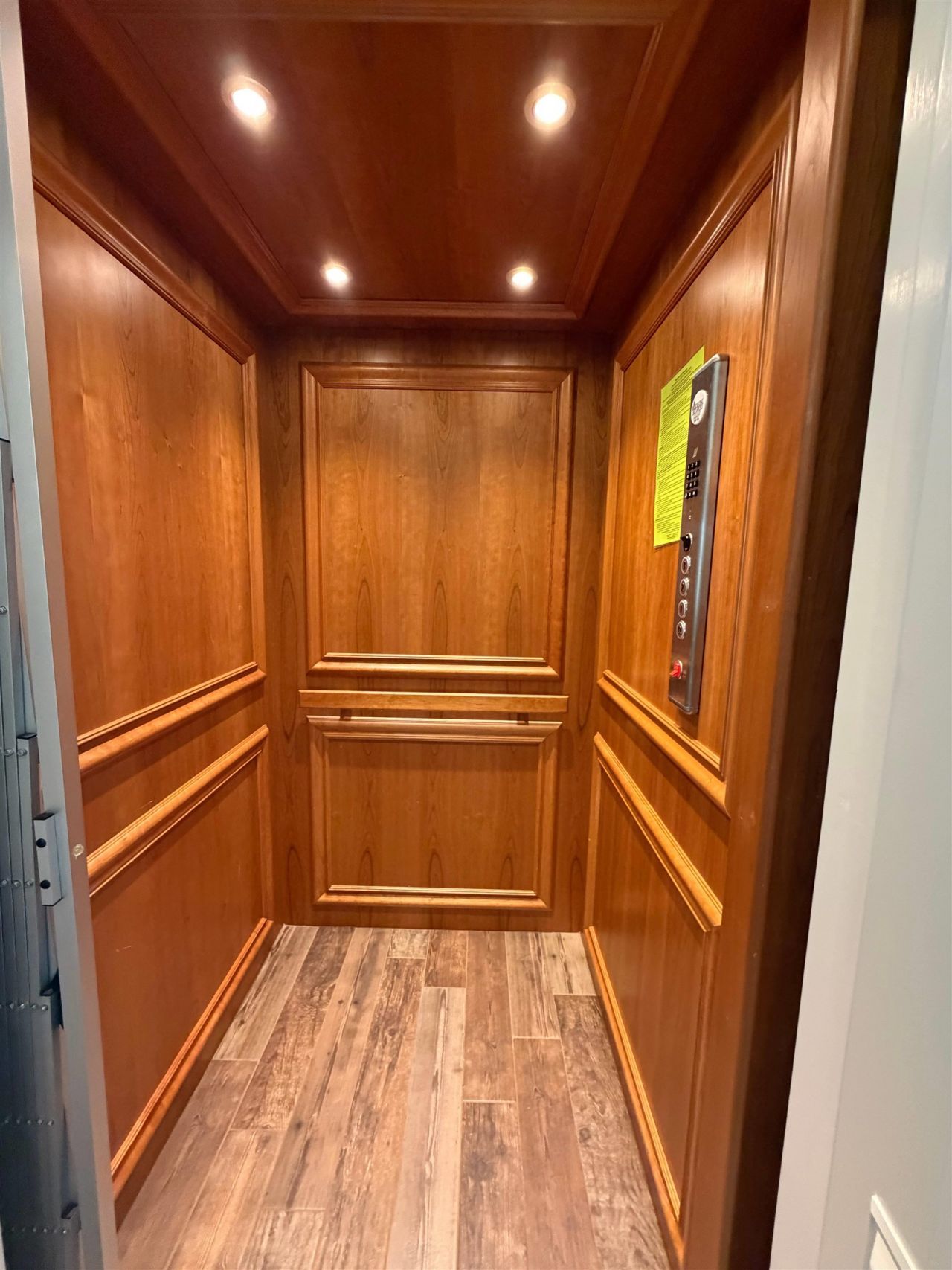 332 West Palms Dr.  Photo 6