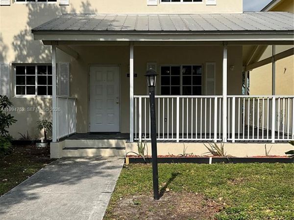 435 NW 19th Ln , Unit 19, Miami, FL 33136