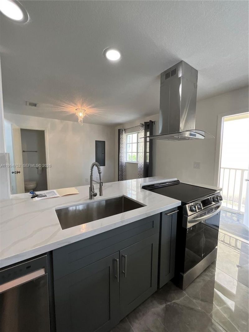 435 NW 19th Ln, Unit 19, Miami, FL 33136 Photo