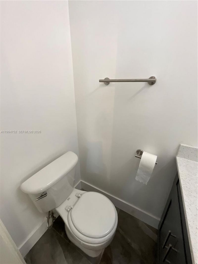 435 NW 19th Ln, Unit 19, Miami, FL 33136 Photo