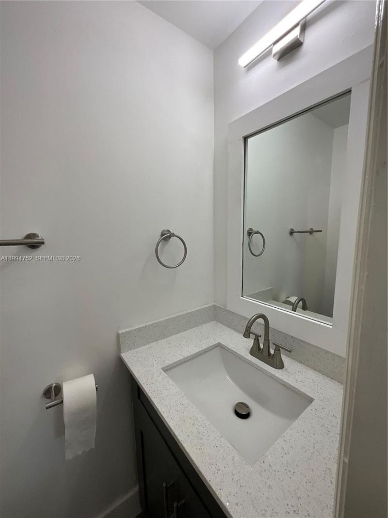 435 NW 19th Ln, Unit 19, Miami, FL 33136 Photo