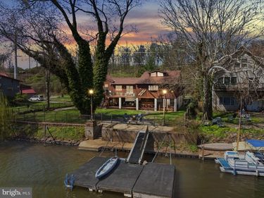 13 W INDIAN LANE, NORRISTOWN, PA 19403