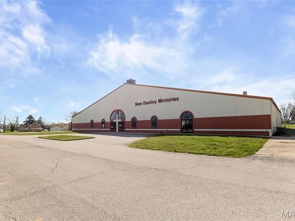 535 State Route 3 , Cahokia, IL 62206