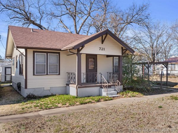 721 S Creek Avenue , Bartlesville, OK 74003