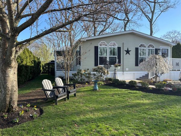 1661 Old Country Road, Unit 62, Riverhead, NY 11901