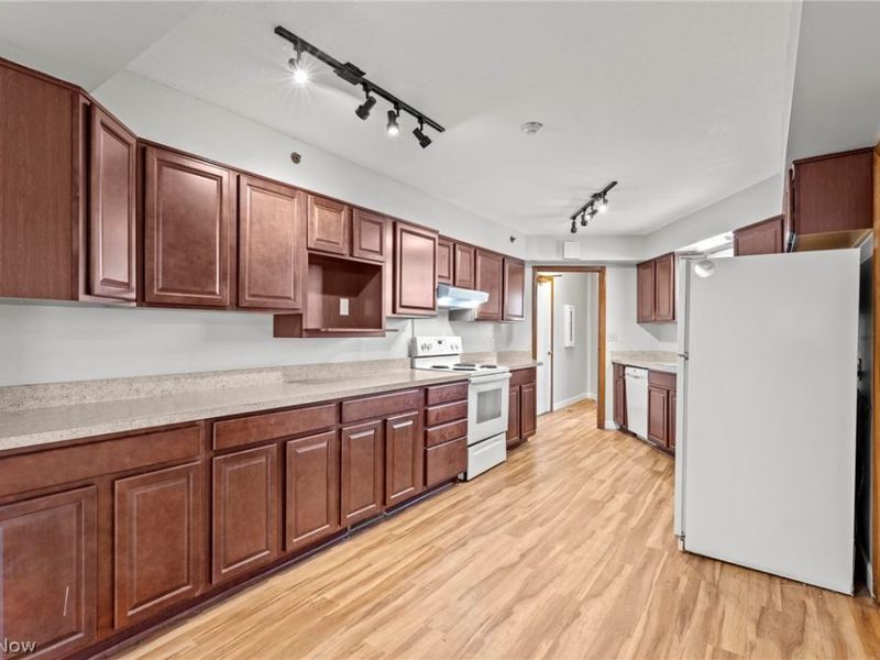 1653 Southbend Drive, Rocky River, OH 44116 Photo 4