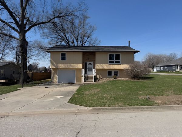 711 12th Street, Kalona, IA 52247