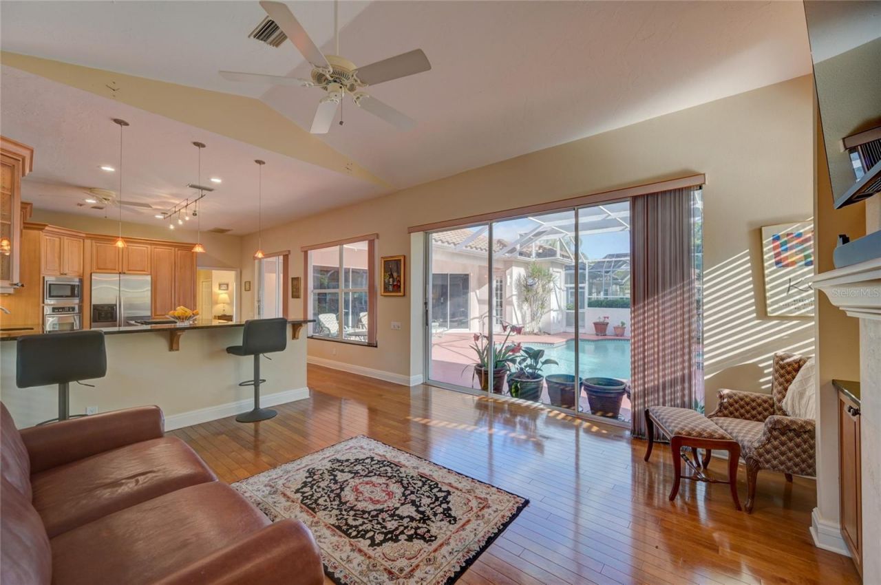 7825 Wilton Crescent Circle , University Park, FL 34201 Photo