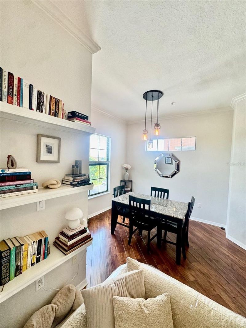 8319 38th Street Circle E, Unit 305, Sarasota, FL 34243 Photo