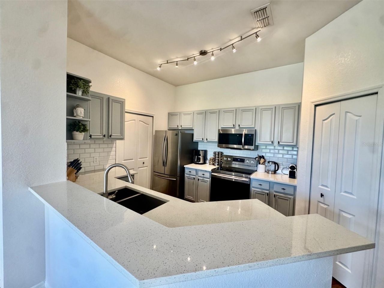 8319 38th Street Circle E, Unit 305, Sarasota, FL 34243 Photo