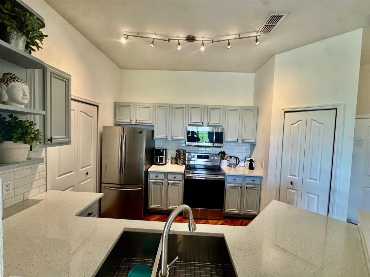 8319 38th Street Circle E, Unit 305, Sarasota, FL 34243 Photo