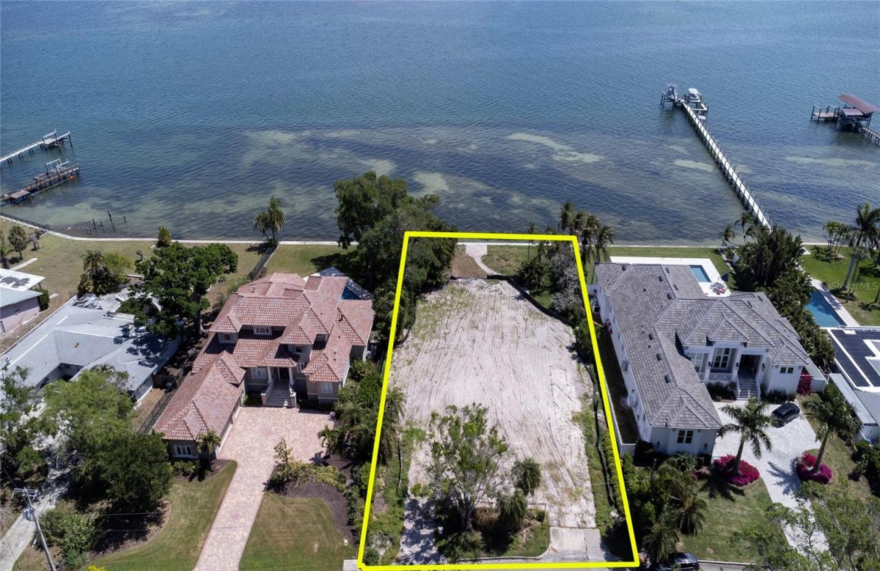 5926 Bahama Shores Drive S, Saint Petersburg, FL 33705 Photo