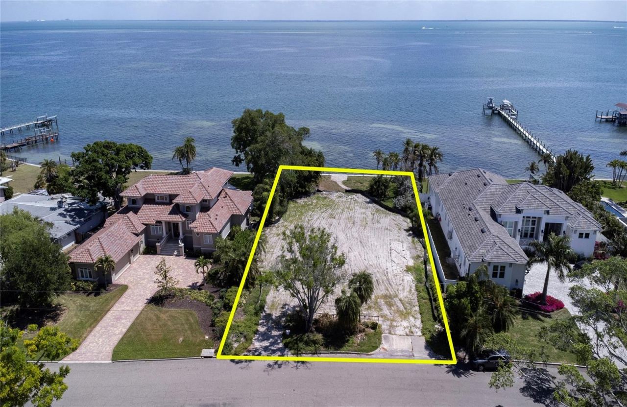 5926 Bahama Shores Drive S, Saint Petersburg, FL 33705 Photo