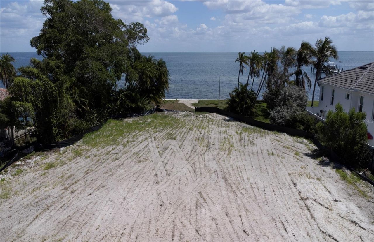 5926 Bahama Shores Drive S, Saint Petersburg, FL 33705 Photo