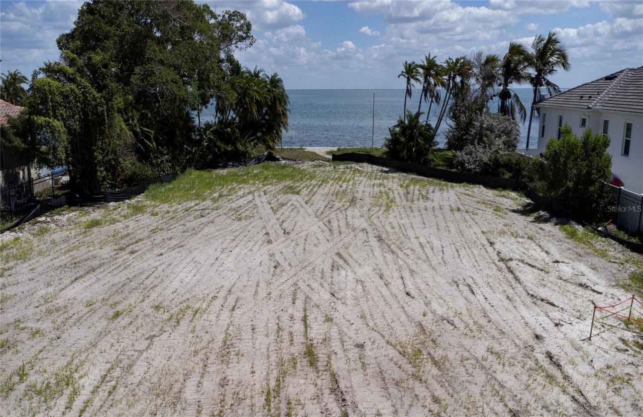 5926 Bahama Shores Drive S, Saint Petersburg, FL 33705 Photo