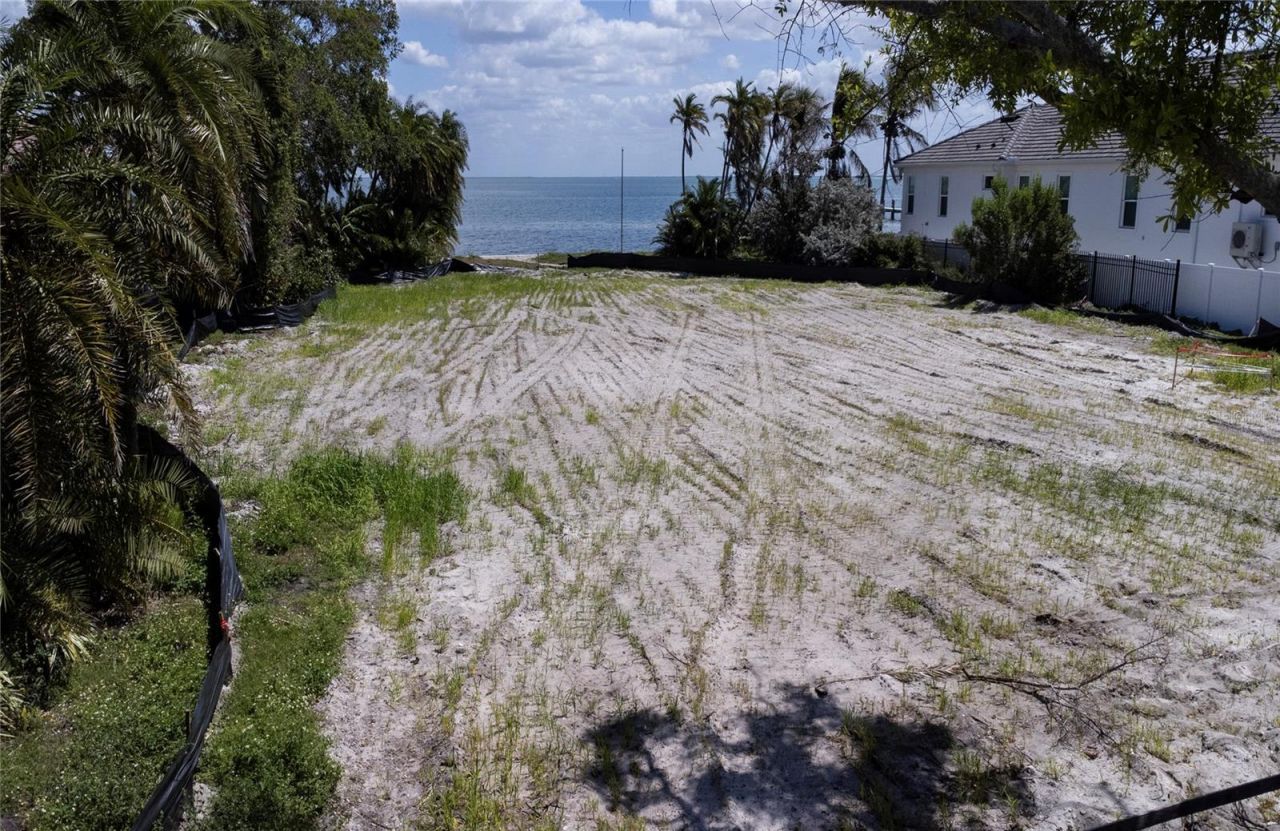 5926 Bahama Shores Drive S, Saint Petersburg, FL 33705 Photo