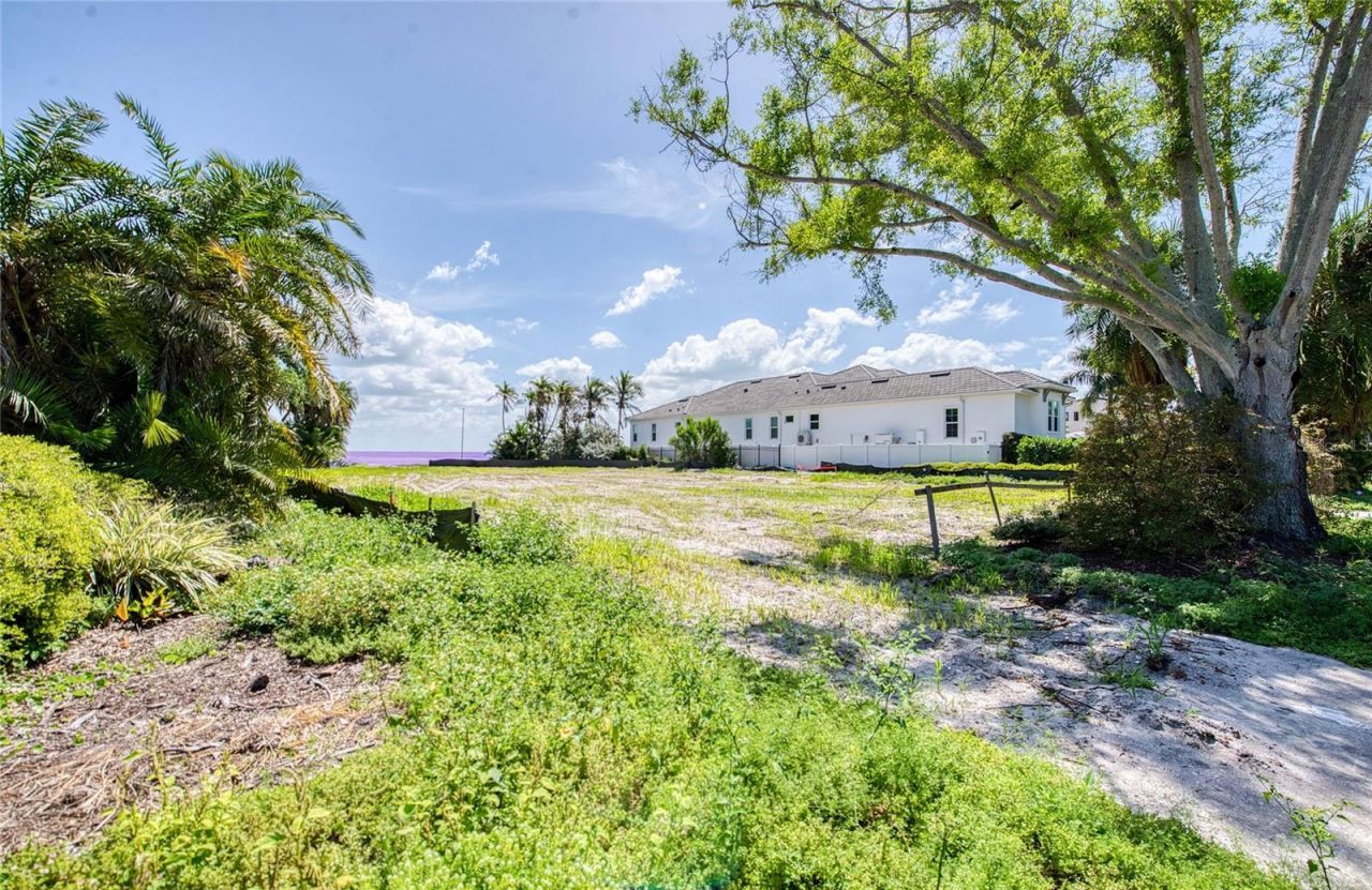 5926 Bahama Shores Drive S, Saint Petersburg, FL 33705 Photo