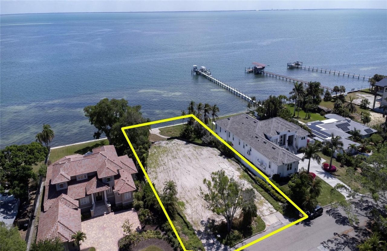 5926 Bahama Shores Drive S, Saint Petersburg, FL 33705 Photo