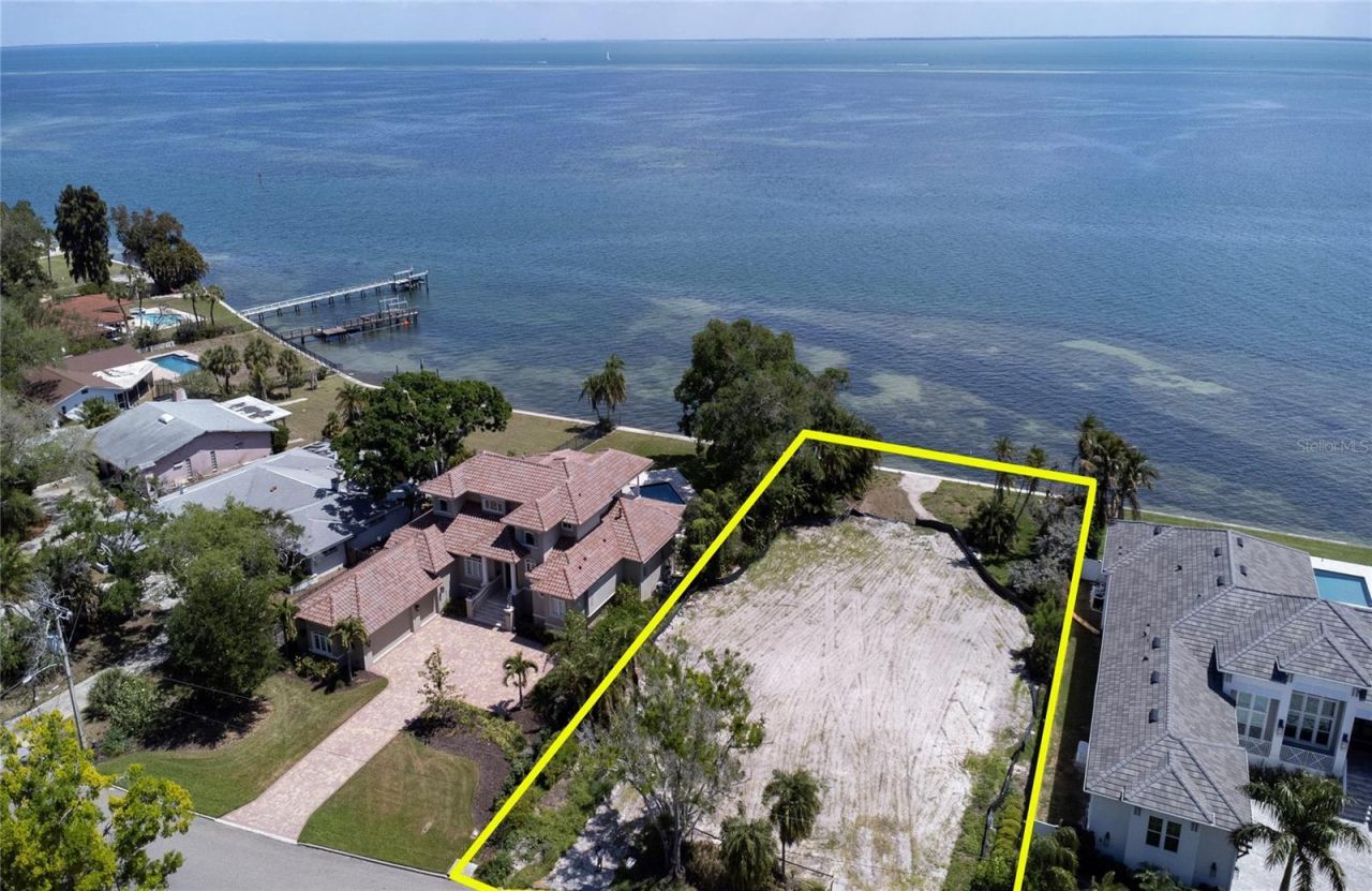 5926 Bahama Shores Drive S, Saint Petersburg, FL 33705 Photo