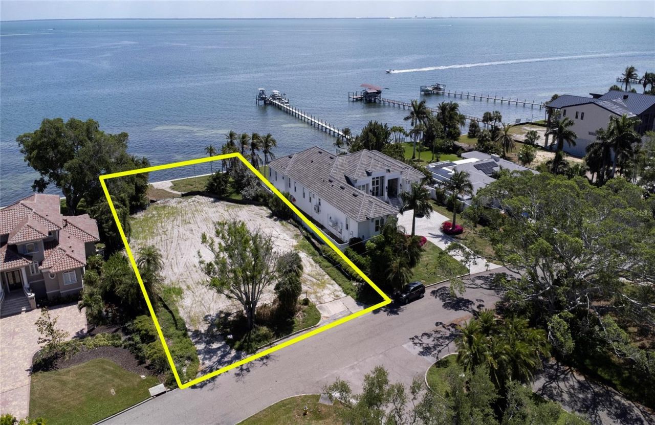 5926 Bahama Shores Drive S, Saint Petersburg, FL 33705 Photo