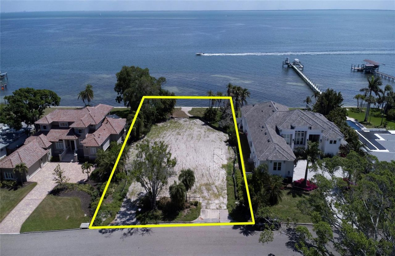 5926 Bahama Shores Drive S, Saint Petersburg, FL 33705 Photo