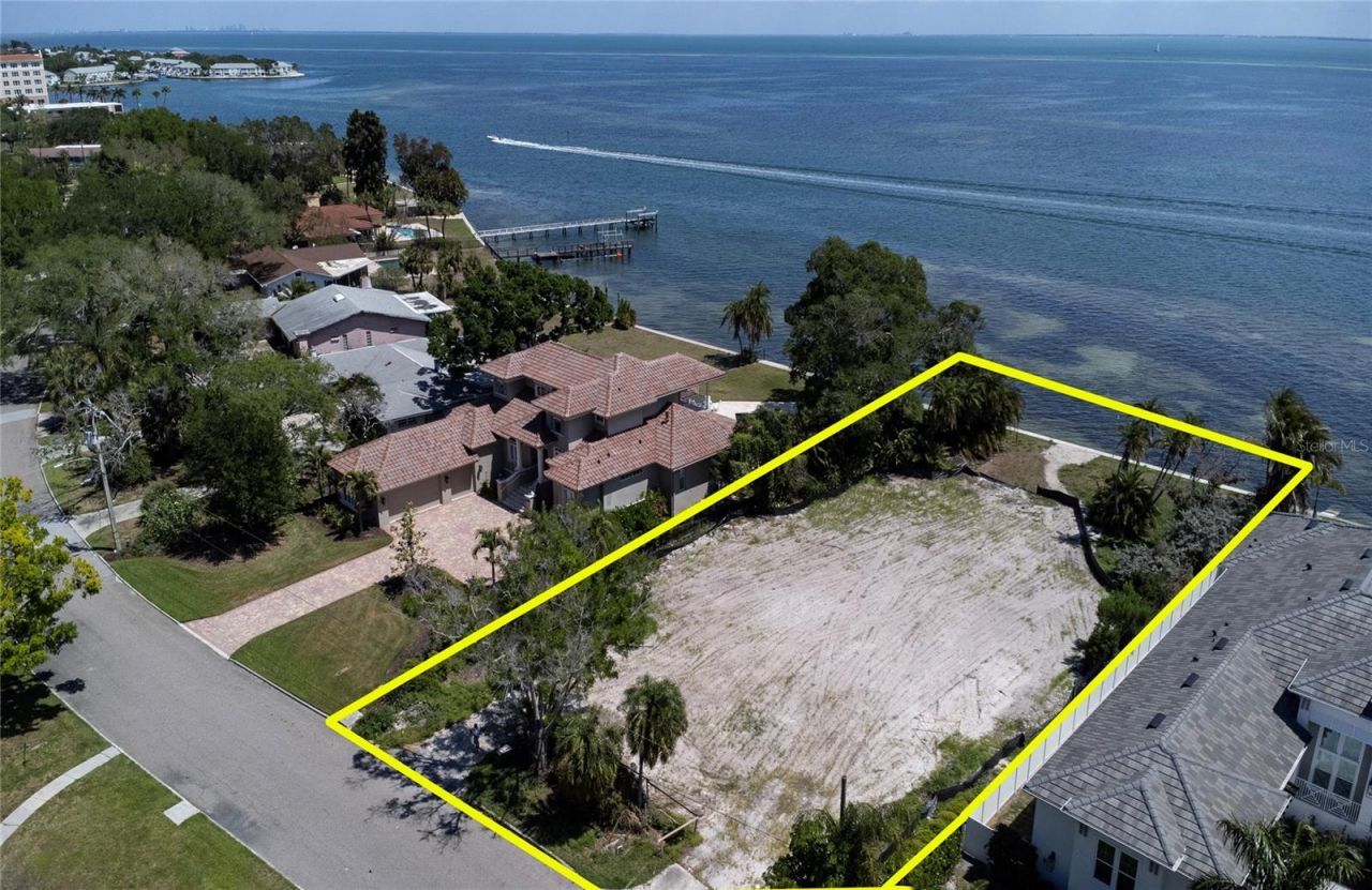 5926 Bahama Shores Drive S, Saint Petersburg, FL 33705 Photo