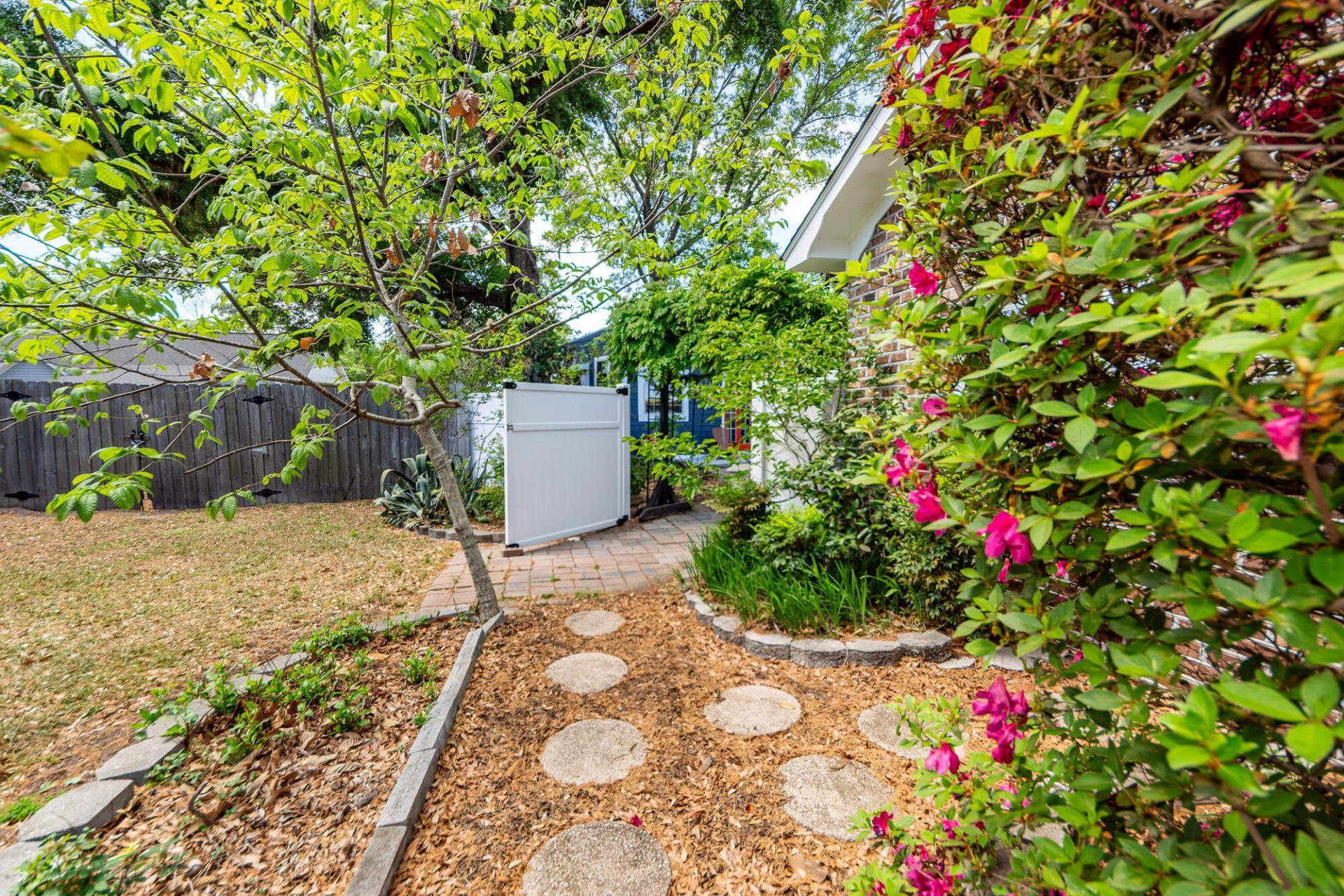 5321 Chantilly Lane Photo 29