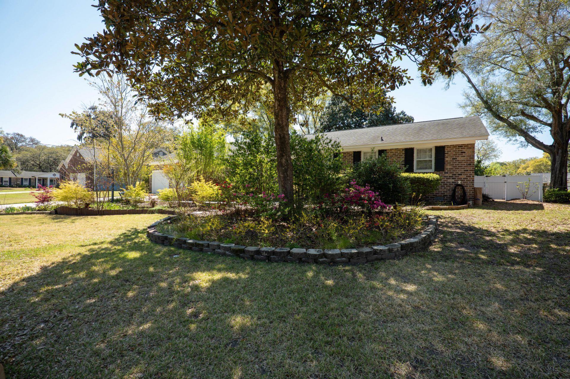 5321 Chantilly Lane Photo 36